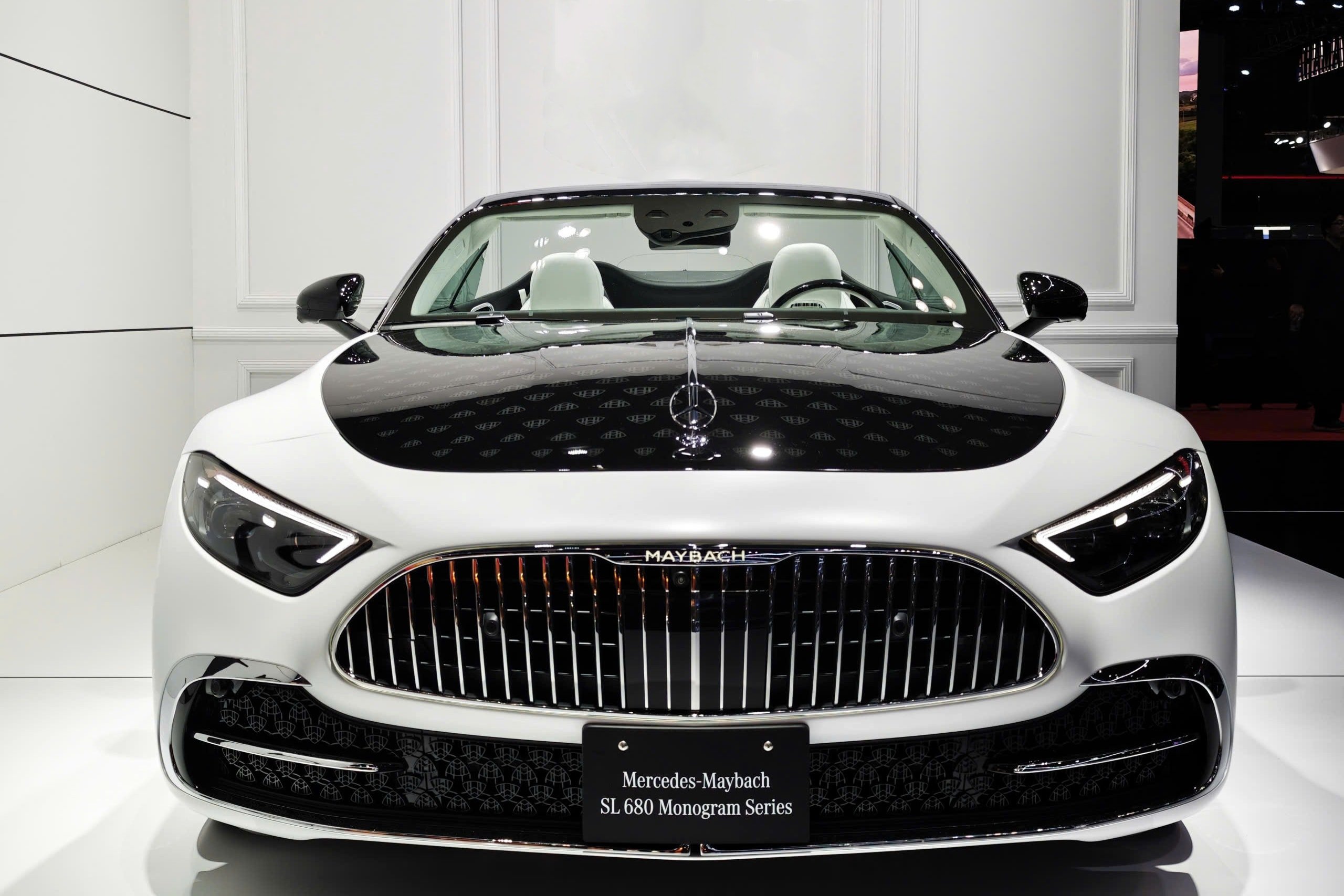 Mercedes-Maybach SL 680 រូបថត ៣ Mercedes-Maybach SL 680 anh 3