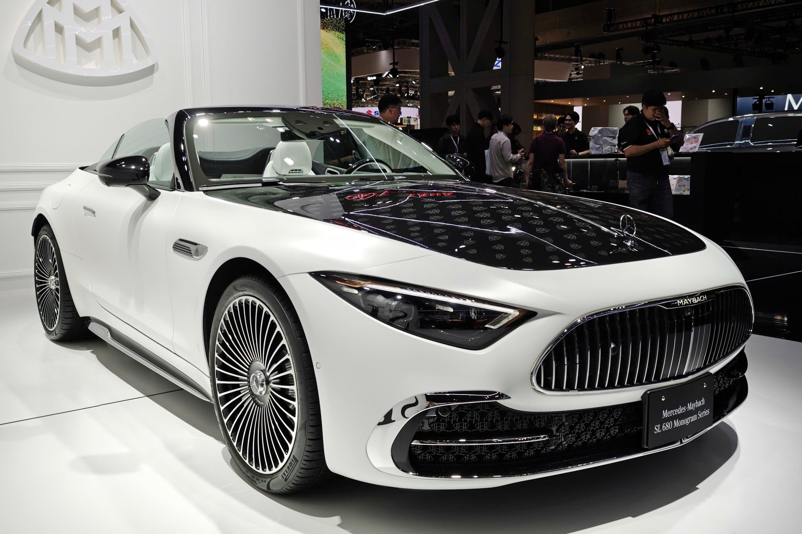 Mercedes-Maybach SL 680 រូបថត ១១ Mercedes-Maybach SL 680 anh 11