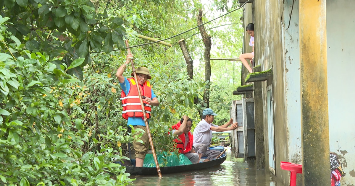 Khẩn trương cứu trợ người dân vùng ngập lụt