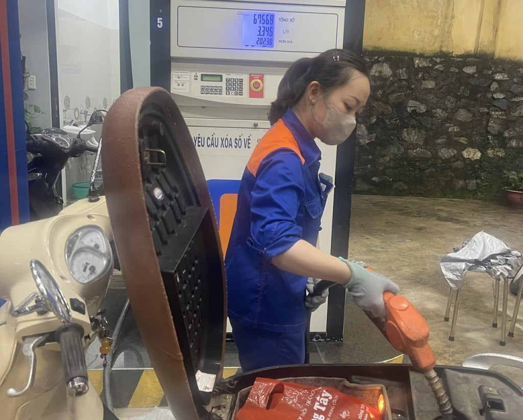 Bensinpriserna ökade från klockan 15.00 den 30 oktober.