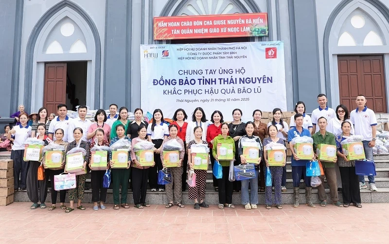 Tam Binh Pharmaceutical ជួយប្រជាជន Thai Nguyen ជំនះផលវិបាកនៃព្យុះ និងទឹកជំនន់