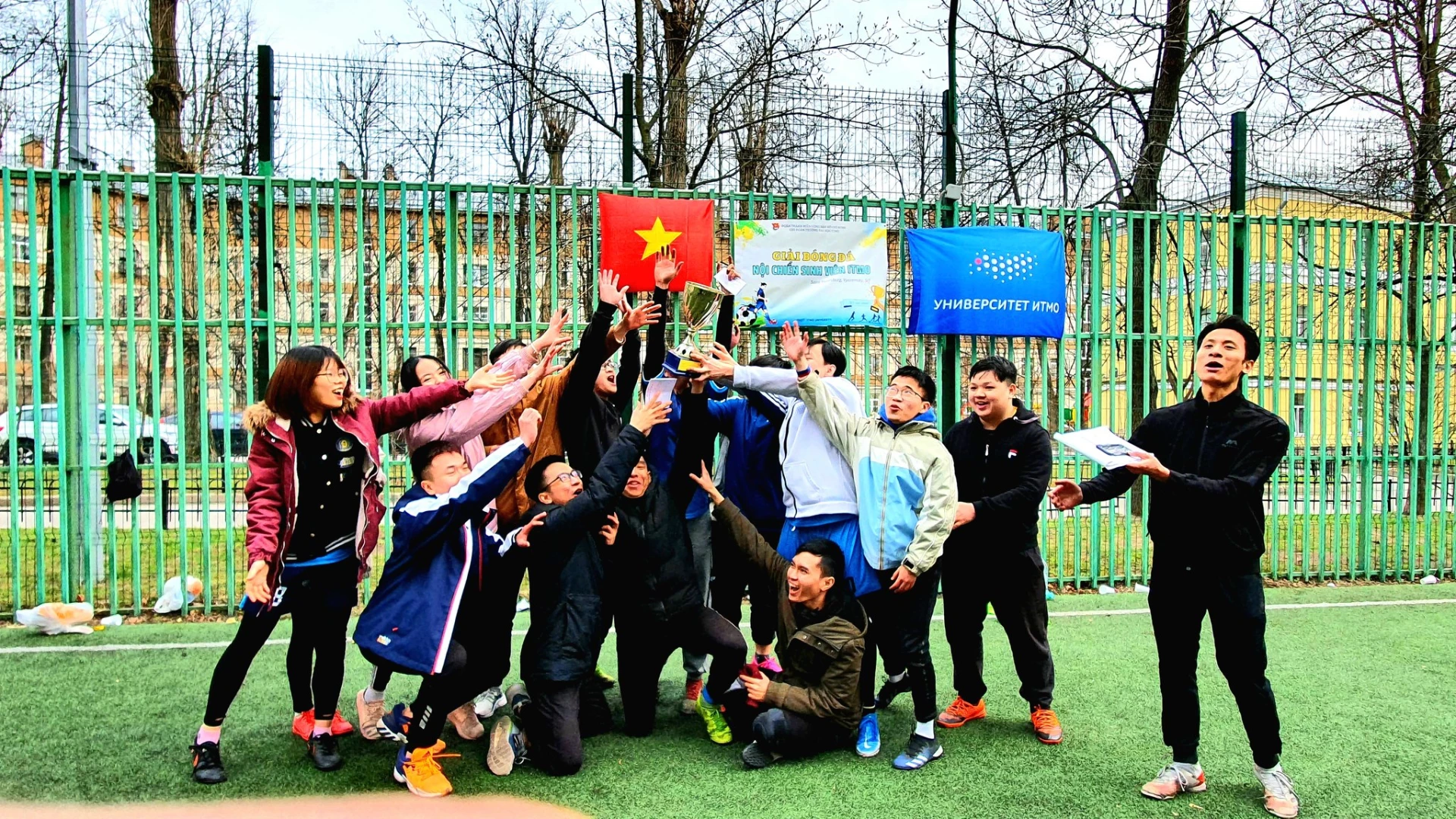 សកម្មភាពអបអរសាទរទិវារំដោះភាគខាងត្បូង និងទិវាបង្រួបបង្រួមជាតិដែលបានធ្វើឡើងនៅទីក្រុងជាច្រើនក្នុងសហព័ន្ធរុស្ស៊ីបានធ្វើឱ្យមានទំនៀមទម្លាប់ស្នេហាជាតិរបស់និស្សិតអន្តរជាតិ - រូបភាព៖ Thu Thao