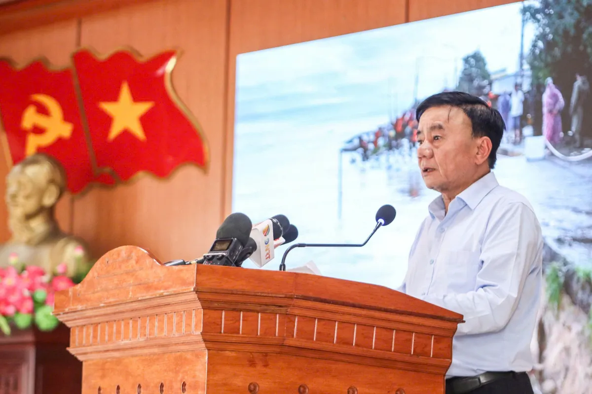 Thường trực Ban Bí thư Trần Cẩm Tú kiểm tra công tác phòng, chống, khắc phục hậu quả mưa, lũ tại Đà Nẵng - Ảnh 3.