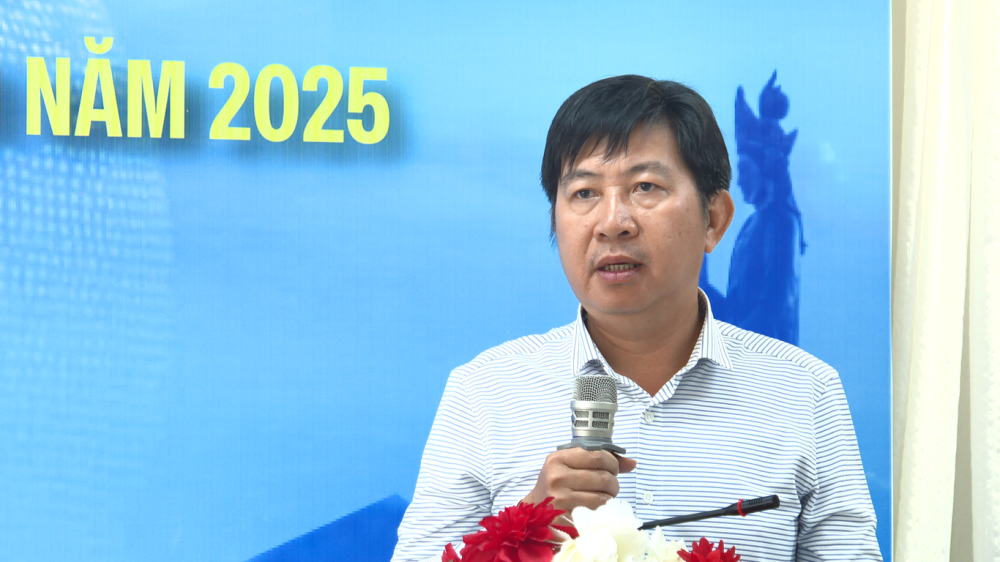 Training on international economic integration knowledge for businesses