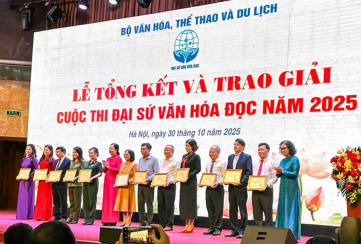 ນະຄອນ ເກີນເທີ ຍາດໄດ້ 1 ລາງວັນລວມ ແລະ 5 ລາງວັນສ່ວນບຸກຄົນ ໃນງານປະກວດທູດວັດທະນະທຳການອ່ານ 2025.