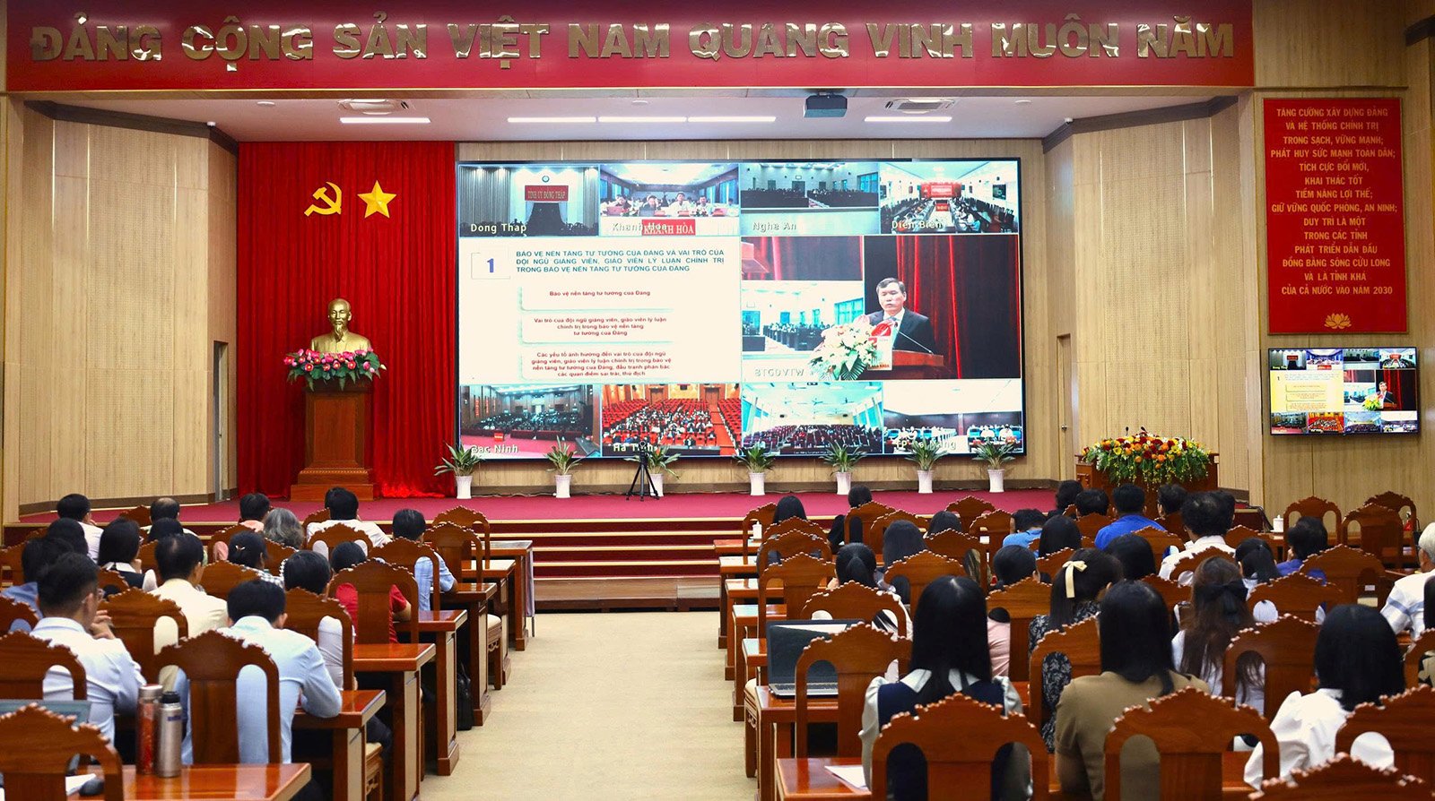 Lebih daripada 250 perwakilan An Giang menghadiri kursus latihan teori politik