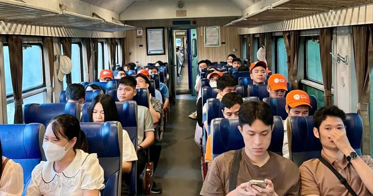 Giảm mạnh giá vé tàu đưa đón người đi làm trên tuyến Hải Dương - Hải Phòng