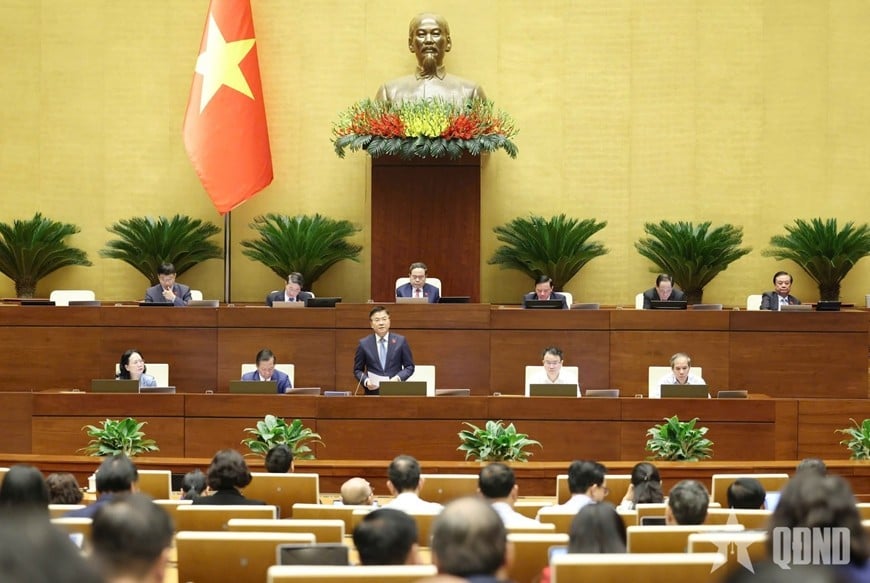 صحنهای از جلسه بحث مجلس ملی در صبح روز 30 اکتبر. عکس: TRONG HAI