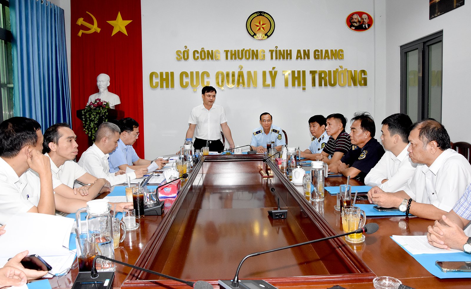 Stálá kancelář Národního řídícího výboru 389 pracuje v An Giangu