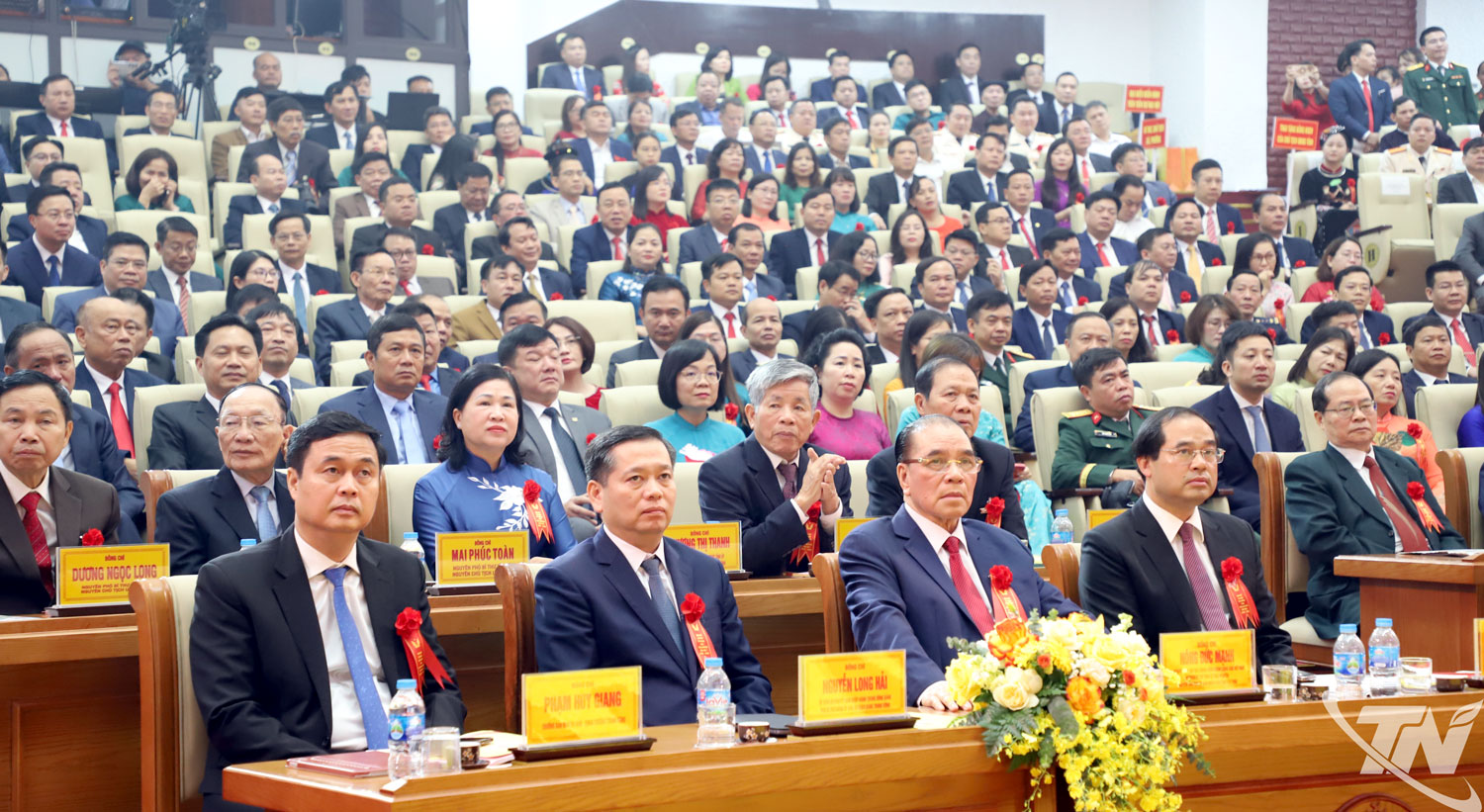 គណៈប្រតិភូដែលចូលរួមក្នុងសភា។