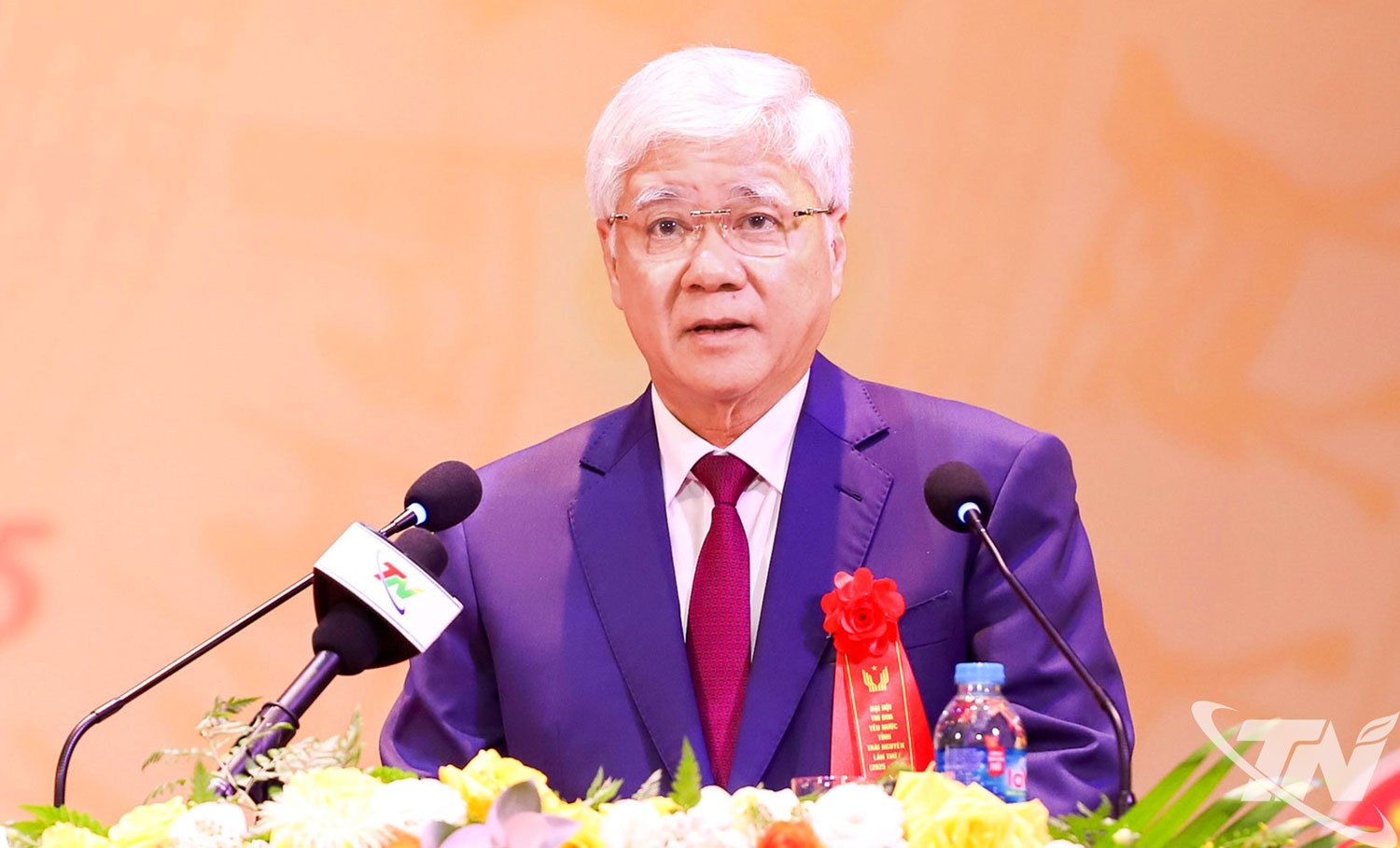 សមមិត្ត Do Van Chien សមាជិកការិយាល័យនយោបាយ លេខាគណៈកម្មាធិការមជ្ឈិមបក្ស ប្រធានគណៈកម្មាធិការមជ្ឈិមរណសិរ្សមាតុភូមិវៀតណាម អនុប្រធានក្រុមប្រឹក្សាវាយតម្លៃ និងផ្តល់រង្វាន់មជ្ឈិមបានថ្លែងមតិនៅមហាសន្និបាត។