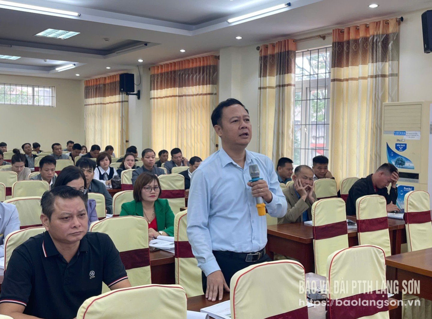 គណៈប្រតិភូបាននិយាយ និងពិភាក្សាលើខ្លឹមសារទាក់ទងនឹងការគ្រប់គ្រងទ្រព្យសម្បត្តិហេដ្ឋារចនាសម្ព័ន្ធធារាសាស្ត្រនៅក្នុងសន្និសីទ។