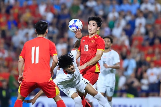 U.23 វៀតណាម ប្រឈមមុខនឹងបញ្ហាជាច្រើននៅស៊ីហ្គេម ៣៣ - រូបថត ១. U.23 Việt Nam gặp nhiều thử thách ở SEA Games 33- Ảnh 1.