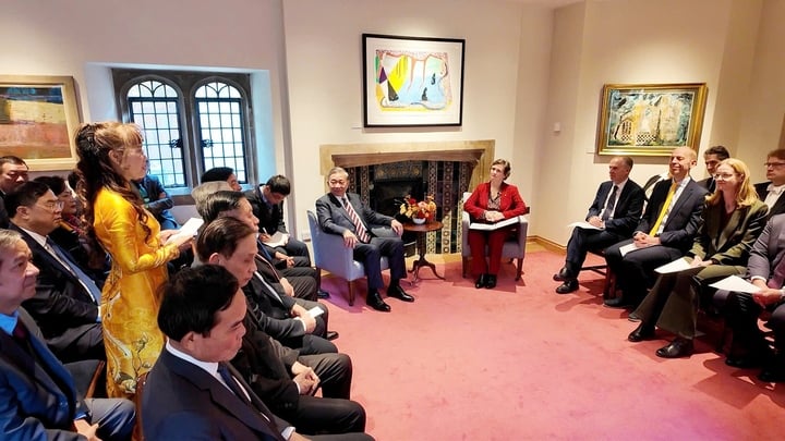 Dr. Nguyen Thi Phuong Thao se zavázal k dalšímu rozšiřování spolupráce s Oxfordskou univerzitou - 1