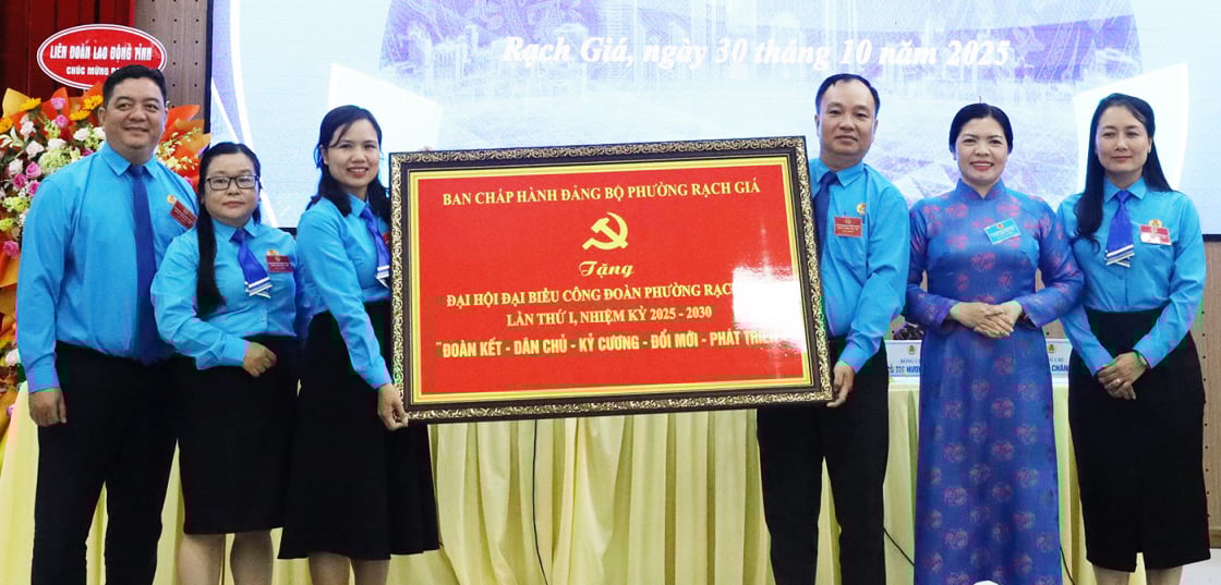 សមាជលើកទី 1 នៃសហជីពពាណិជ្ជកម្មវួដ Rach Gia