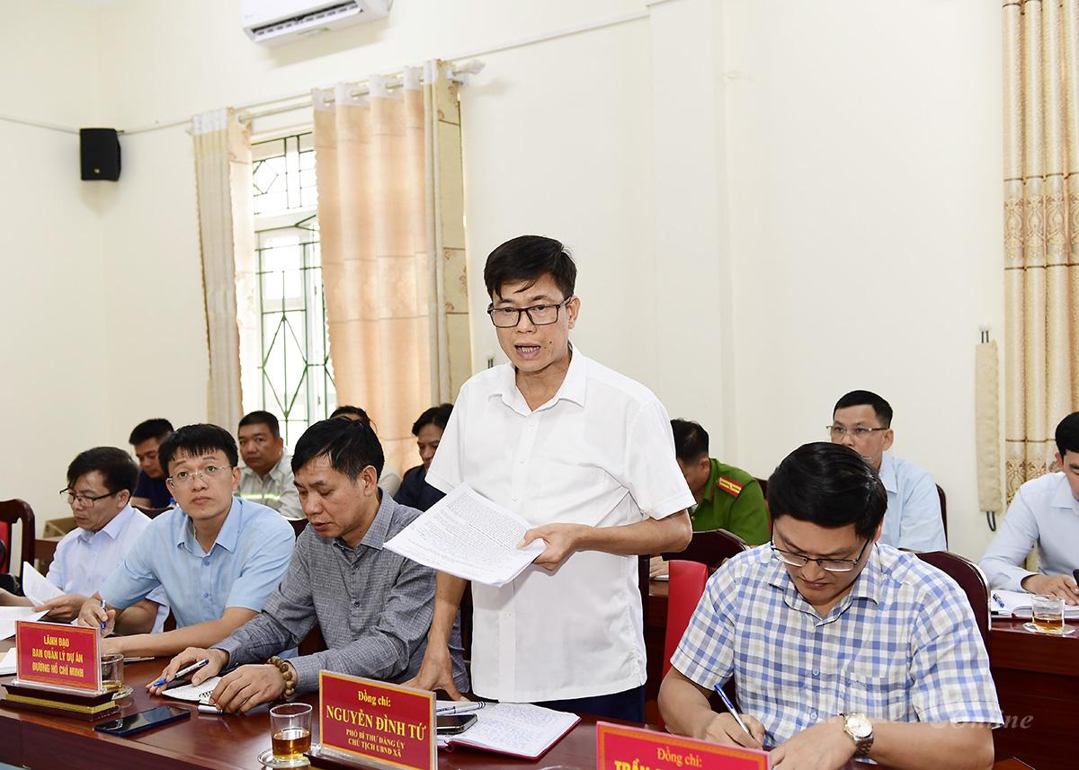Hung Loi commune leaders reported on site clearance work in the area to the working delegation.
