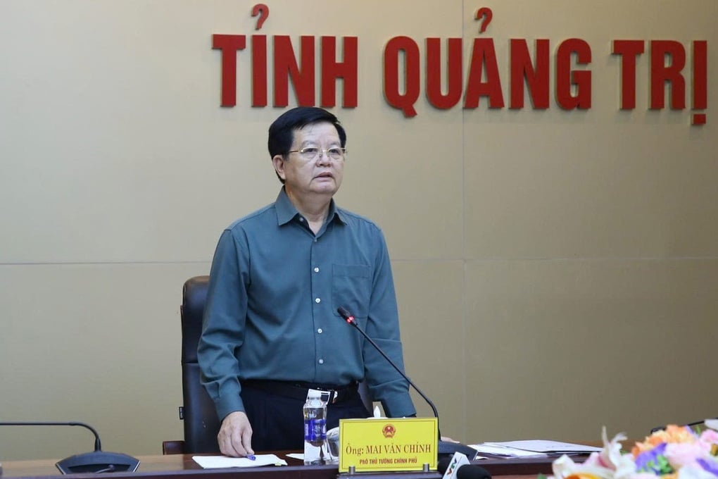 ឧបនាយករដ្ឋមន្ត្រី Mai Van Chinh ចុះសួរសុខទុក្ខ និងលើកទឹកចិត្តប្រជាជននៅតំបន់រងគ្រោះដោយទឹកជំនន់ខេត្ត Quang Tri - ១