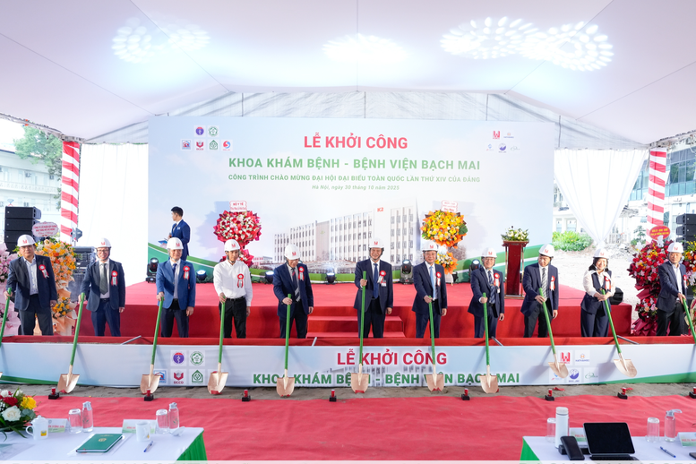 Nemocnice Bach Mai staví vyšetřovací oddělení pro 7 000 vyšetření denně - Foto 1. Bệnh viện Bạch Mai xây dựng khoa khám bệnh đáp ứng  7.000 lượt khám/ngày- Ảnh 1.
