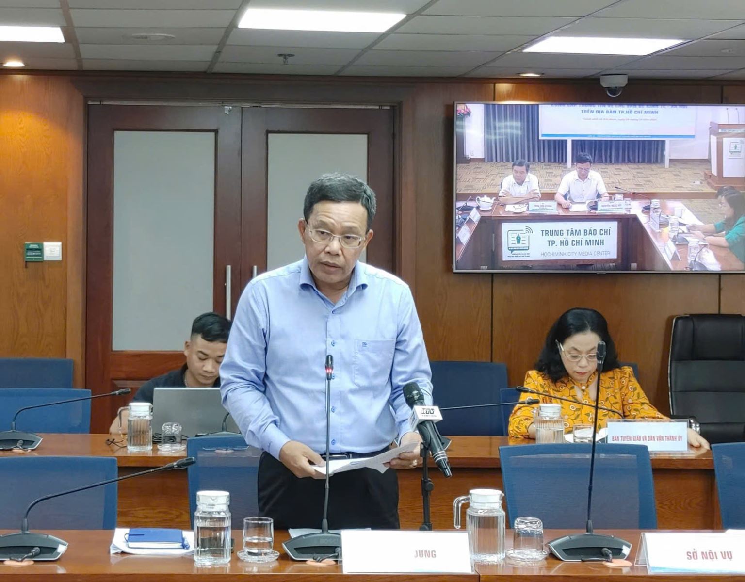 כיתוב לתמונה