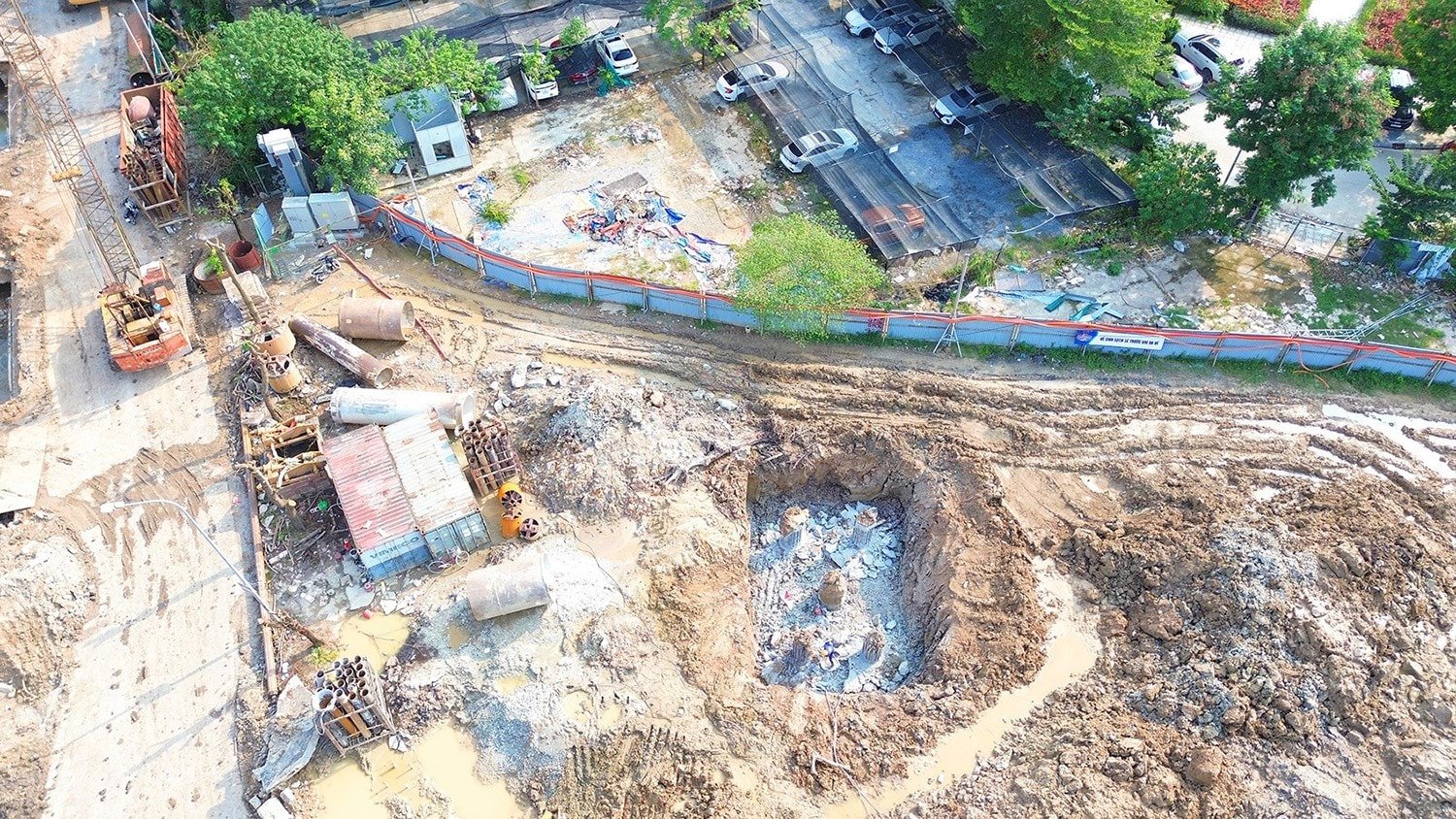 Thi công các hạng mục cầu nhánh tuabin dầm bản bê tông cốt thép dự ứng lực.