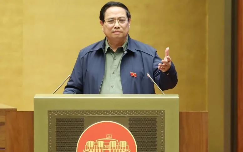 Phát biểu tại hội trường Quốc hội ngày 30/10, Thủ tướng Phạm Minh Chính nêu rõ, trong 5 năm qua, chúng ta đã đạt được những thành quả rất đáng tự hào, nền kinh tế của chúng ta vẫn đủ sức chống chịu, vượt qua được các cú sốc rất lớn từ bên ngoài - Ảnh: VGP
 Phát biểu tại hội trường Quốc hội ngày 30/10, Thủ tướng Phạm Minh Chính nêu rõ, trong 5 năm qua, chúng ta đã đạt được những thành quả rất đáng tự hào, nền kinh tế của chúng ta vẫn đủ sức chống chịu, vượt qua được các cú sốc rất lớn từ bên ngoài - Ảnh: VGP