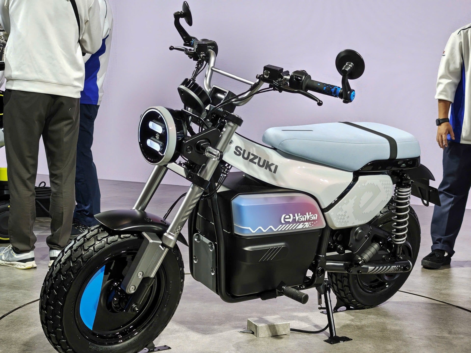 Suzuki e-VanVan រូបថត ៣ Suzuki e-VanVan anh 3