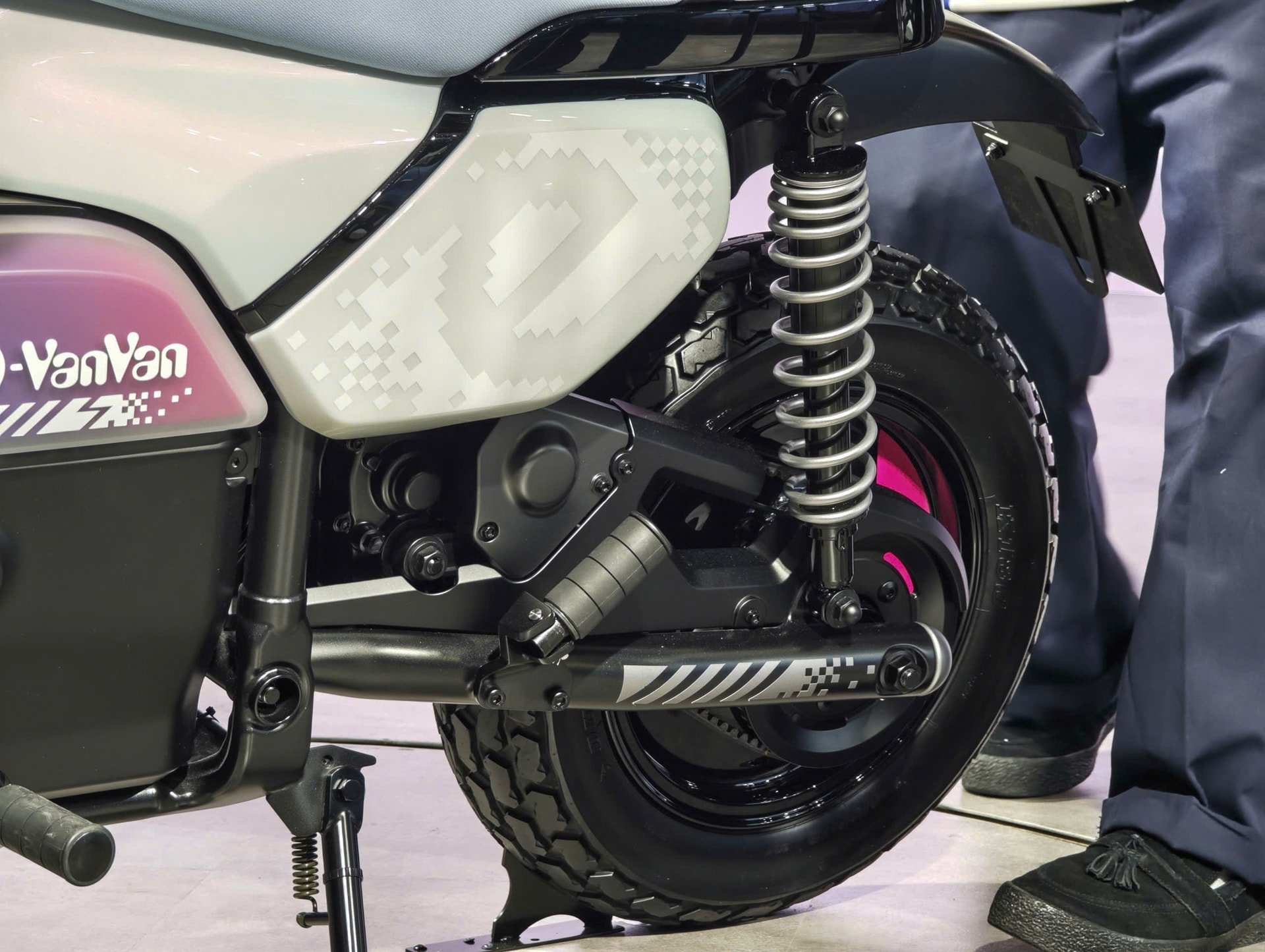 Suzuki e-VanVan រូបថត ៦ Suzuki e-VanVan anh 6