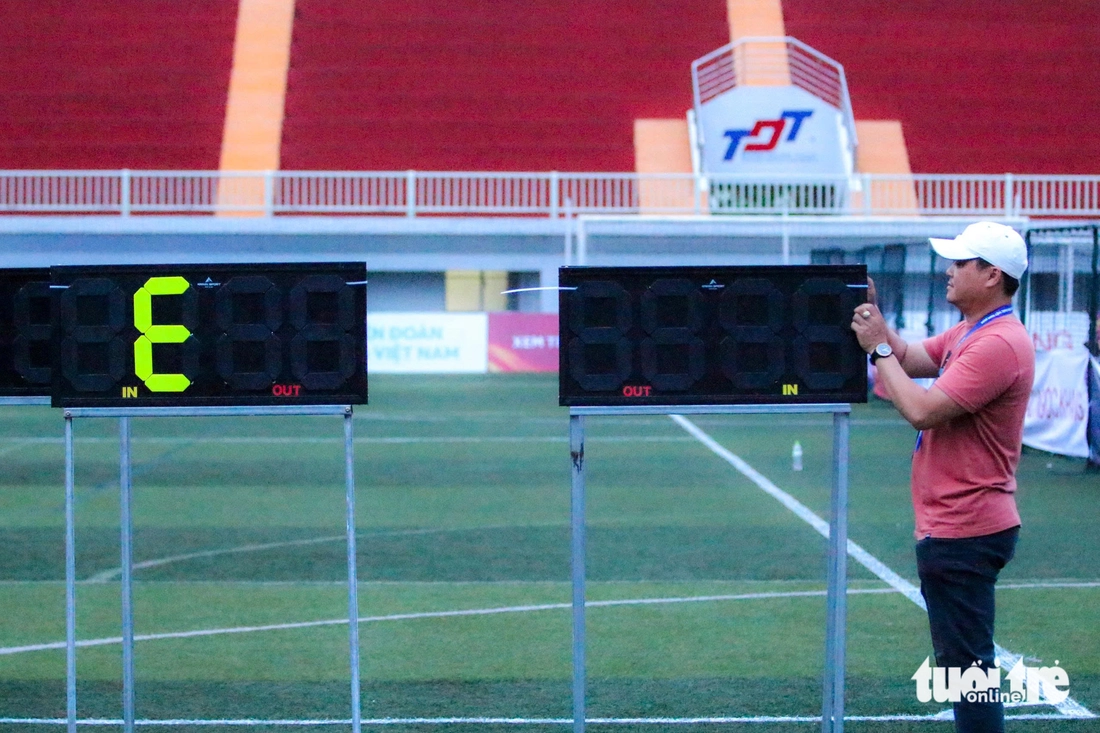 Giải bóng đá công nhân - Ảnh 1.