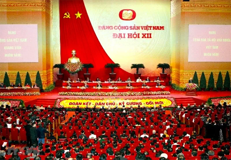 دوازدهمین کنگره سراسری حزب - منبع: اینترنت Đại hội đại biểu toàn quốc lần thứ XII của Đảng – Nguồn: Internet