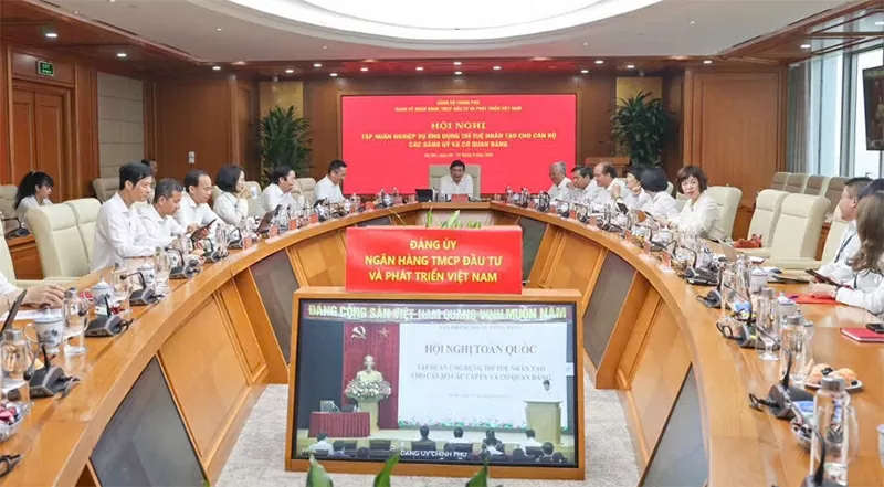 کنفرانس آموزشی در مورد کاربرد هوش مصنوعی برای کادرهای کمیتههای حزبی و آژانسهای حزبی در کل سیستم Hội nghị tập huấn ứng dụng trí tuệ nhân tạo cho cán bộ các đảng ủy và cơ quan đảng trong toàn hệ thống