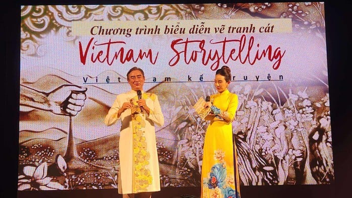 A impressão cintilante da linguagem de areia do artista Dang Tri Duc - Foto 2.