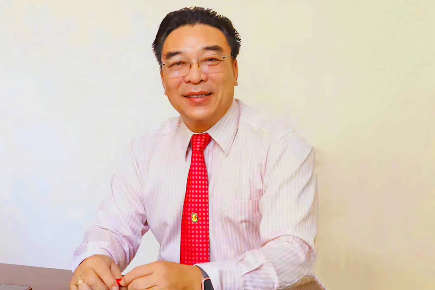 Bapak Doan Minh Long - Ketua Asosiasi Jurnalis Provinsi Khanh Hoa.