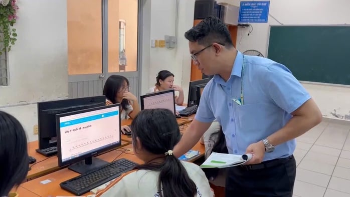 Ráo riết đào tạo đội ngũ giáo viên tiếng Anh - Ảnh 1.