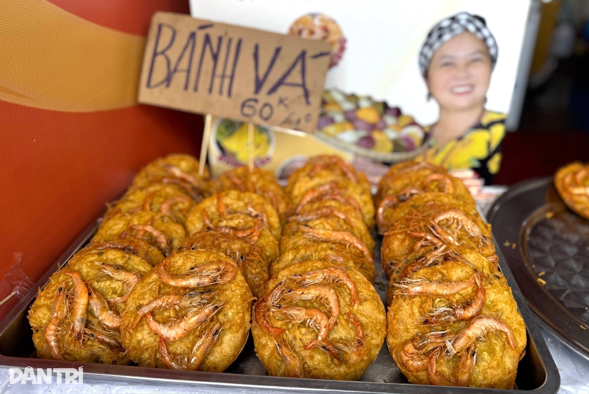 S 200 000 VND si můžete na podzimním veletrhu v Hanoji vychutnat lahodné pokrmy ze všech tří regionů - 13