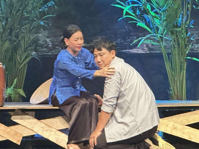 Khóc cười với Hoài Linh, Cát Phượng trong phiên bản mới của