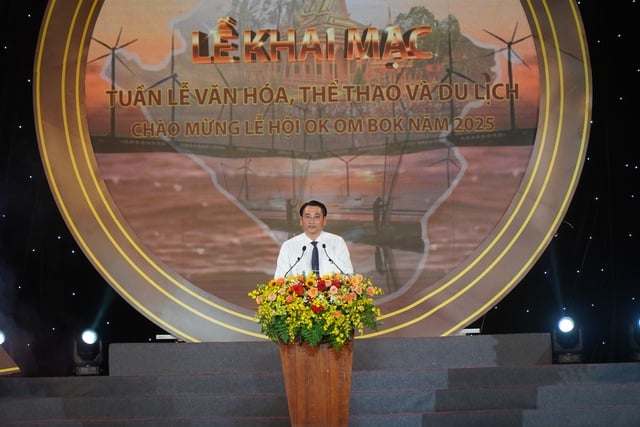 Vinh Long نے بہت سے پرکشش سرگرمیوں کے ساتھ Ooc Om Boc تہوار کا آغاز کیا - تصویر 1۔ Vĩnh Long khai mạc lễ hội Ooc Om Boc với nhiều hoạt động hấp dẫn- Ảnh 1.