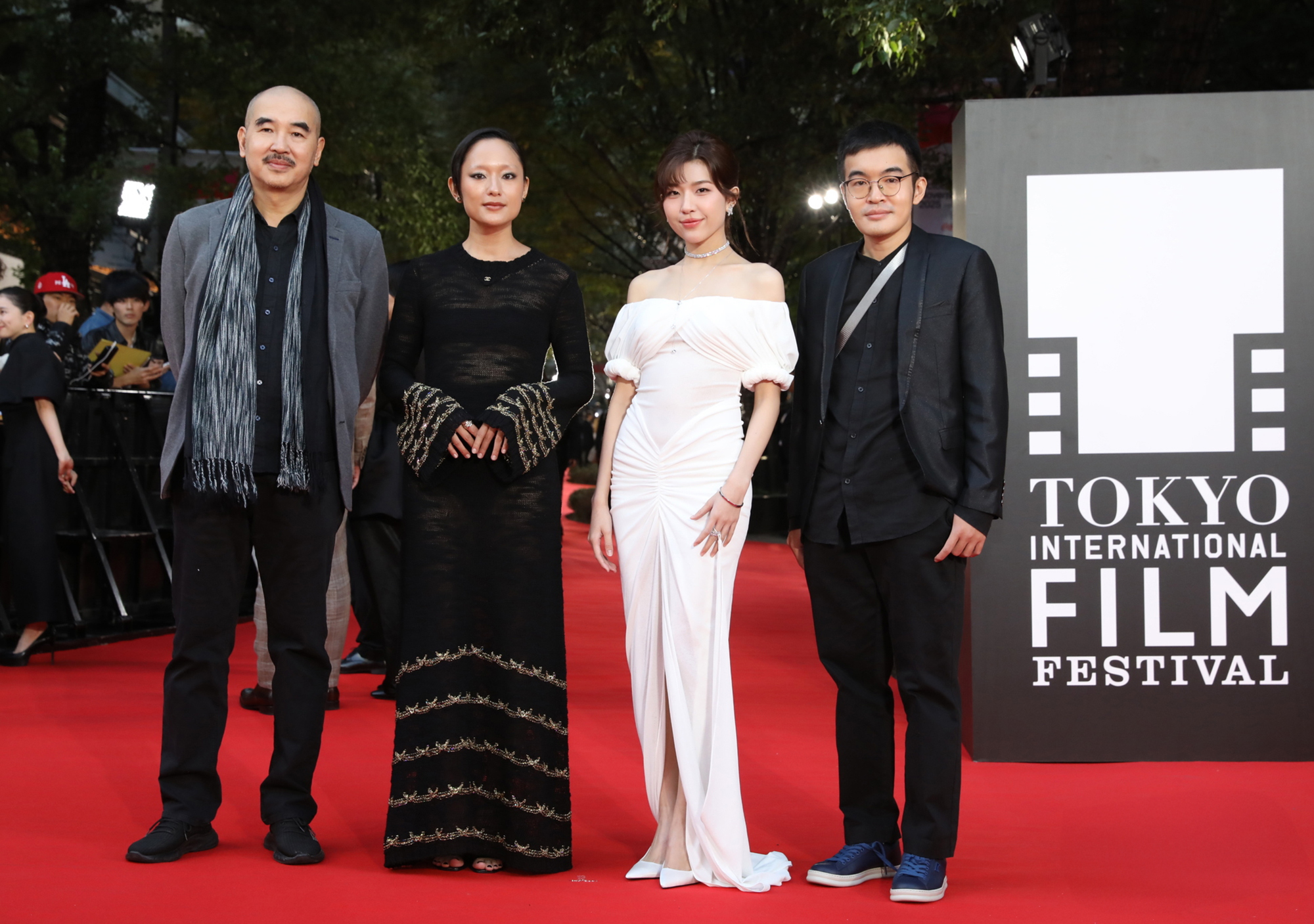 ក្រុមការងារភាពយន្ត The Tunnels នៅលើកម្រាលព្រំក្រហមនៃ TIFF 2025។ រូបថត៖ TIFF