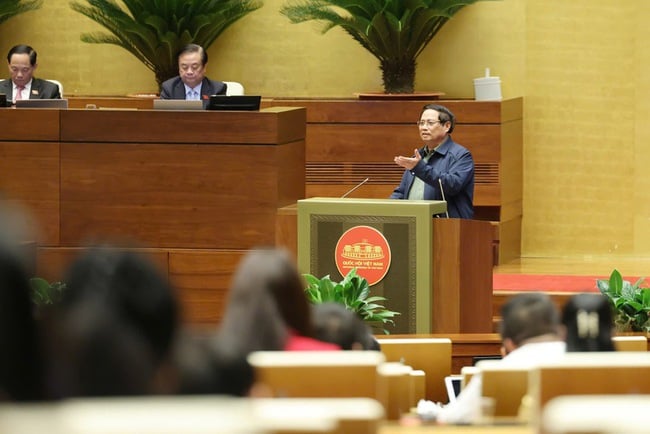 Thủ tướng: Chúng ta phát triển dựa vào 3 yếu tố rất quan trọng là con người, thiên nhiên và truyền thống văn hóa lịch sử - Ảnh 4. Thủ tướng: Chúng ta phát triển dựa vào 3 yếu tố rất quan trọng là con người, thiên nhiên và truyền thống văn hóa lịch sử - Ảnh 4.