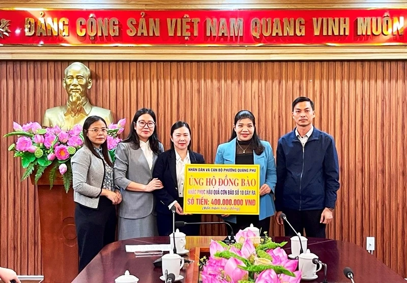 Mottog mer än 62 miljarder VND för att stödja människor som drabbats av storm nr 10 fram till morgonen den 30 oktober 2025