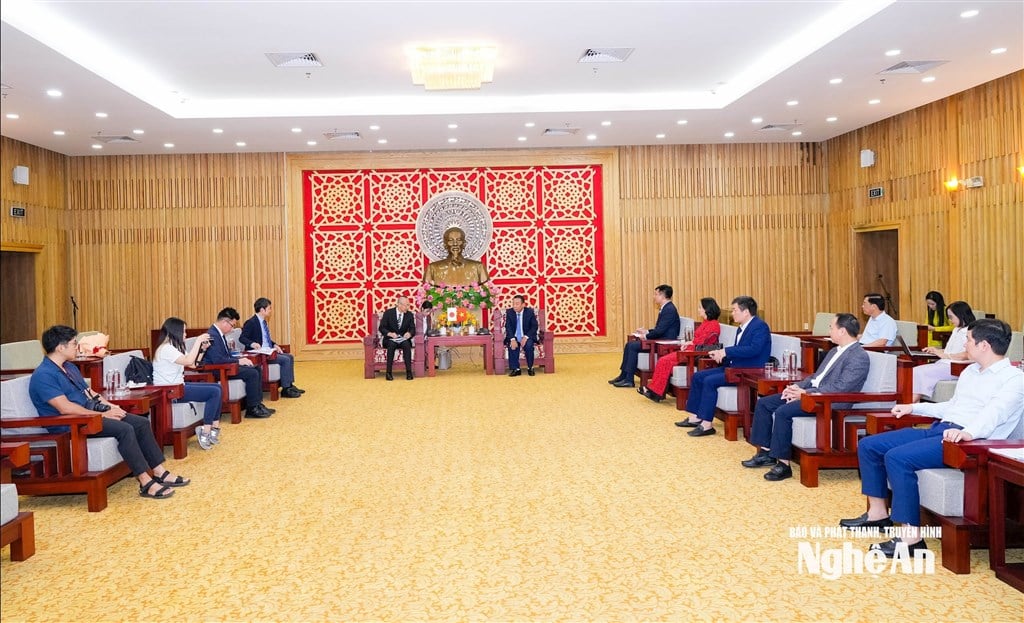 ພາສາອັງກິດ: ຂ່າວ