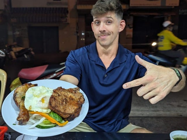 ទេសចរអាមេរិកមកវៀតណាមស្នាក់នៅ៦ឆ្នាំមិនចង់ត្រឡប់មកស្រុកវិញ - រូបថត ២.