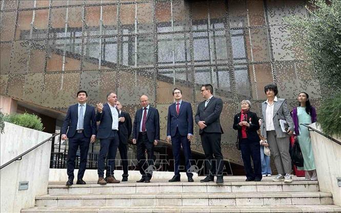 चित्र परिचय