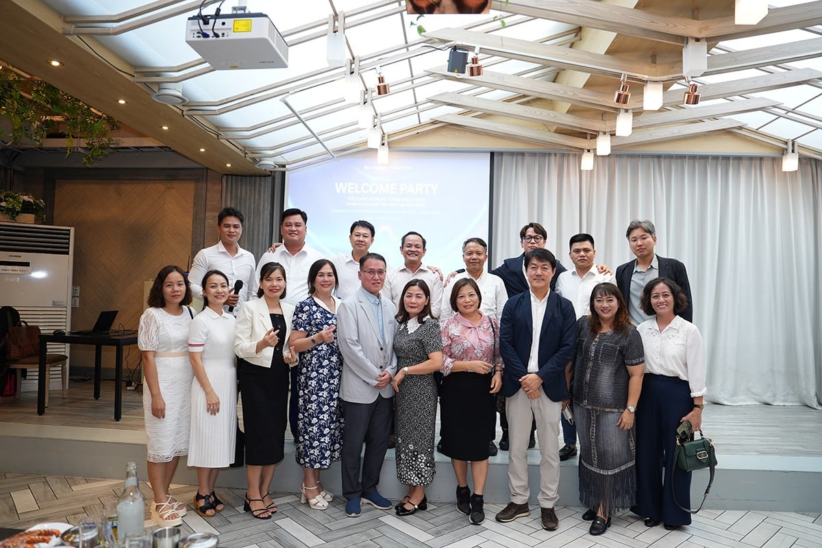 En sammankopplad resa: Upplev kraften i tillverkning och modern teknik på Hyundai-fabriken i Korea Hành trình kết nối: Trải nghiệm thực tế sức mạnh sản xuất & công nghệ hiện đại tại nhà máy Hyundai Hàn Quốc