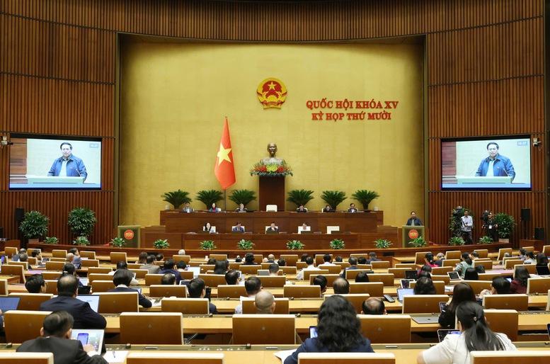 Premier: De Vietnamese economie is veerkrachtig en heeft grote schokken van buitenaf overleefd - Foto 2. Thủ tướng: Nền kinh tế Việt Nam đủ sức chống chịu và đã vượt qua được các cú sốc rất lớn từ bên ngoài- Ảnh 2.