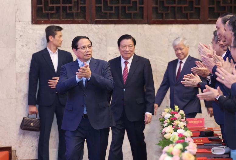 प्रधानमंत्री: भ्रष्टाचार, बर्बादी और नकारात्मकता के सभी उल्लंघन और अपराध लोगों को ज्ञात हैं - फोटो 1. Thủ tướng: Mọi vi phạm, tội phạm về tham nhũng, lãng phí, tiêu cực, nhân dân đều biết- Ảnh 1.