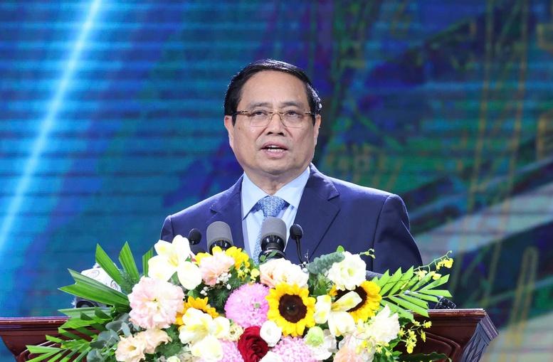 प्रधानमंत्री: भ्रष्टाचार, बर्बादी और नकारात्मकता के सभी उल्लंघन और अपराध लोगों को ज्ञात हैं - फोटो 2. Thủ tướng: Mọi vi phạm, tội phạm về tham nhũng, lãng phí, tiêu cực, nhân dân đều biết- Ảnh 2.