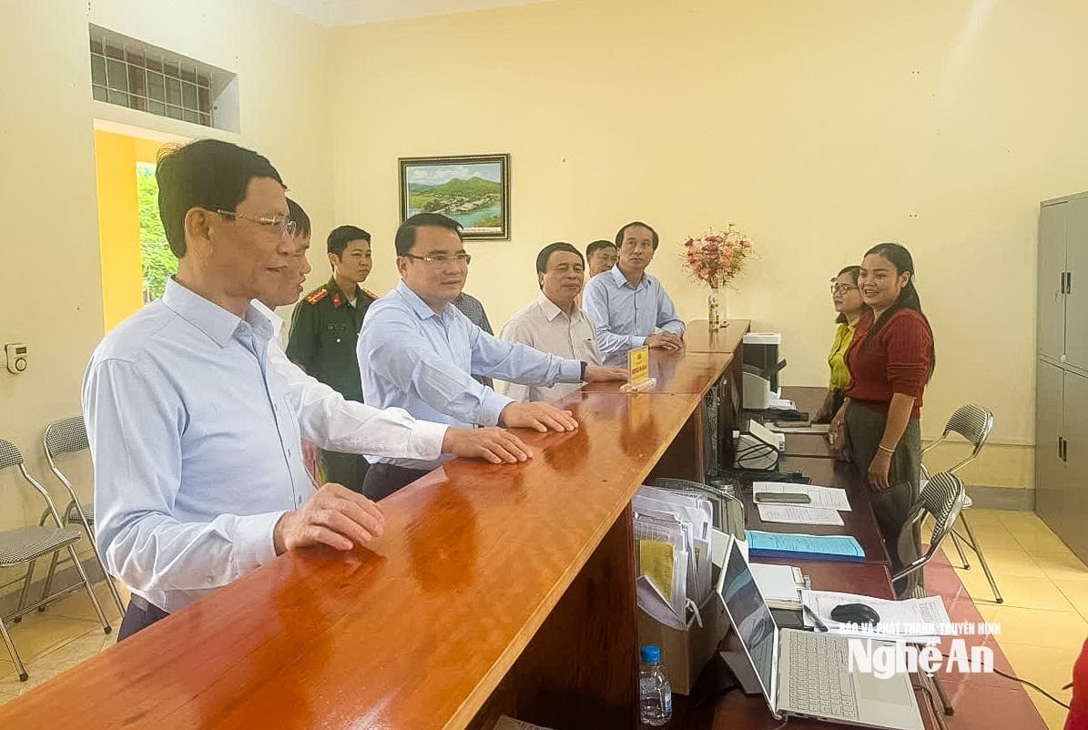 ພາສາອັງກິດ: ຂ່າວ