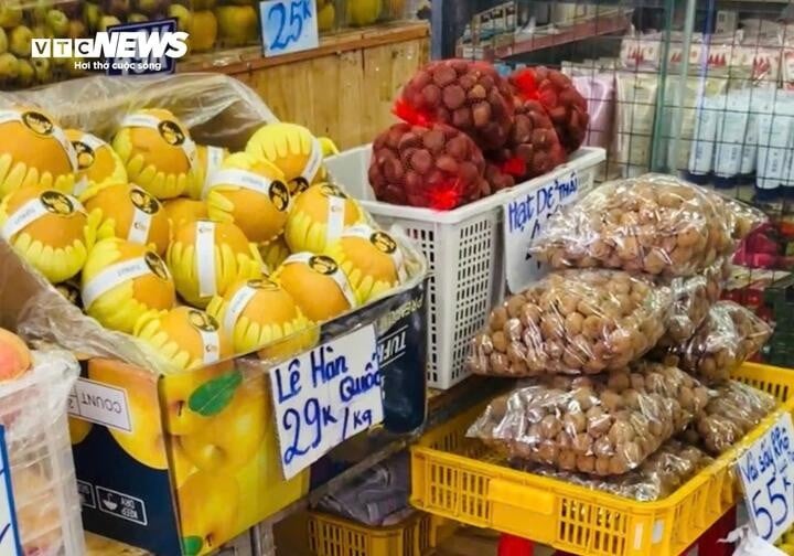 يتم بيع الكمثرى البنية الكورية بسعر 29000 دونج/كجم.