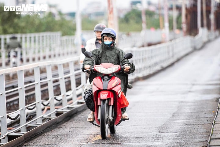 Ramalan cuaca untuk 31 Oktober: Hujan sejuk di Utara. (Ilustrasi: Thanh Vinh)