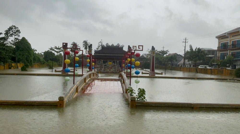 বন্যার পর হোই আন জরুরিভাবে ধ্বংসাবশেষ এবং প্রাচীন ঘরবাড়িকে শক্তিশালী এবং রক্ষা করে - ছবি ৩